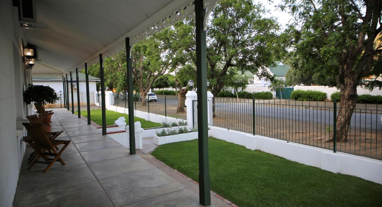 Victorian Square Guesthouse Graaff Reinet Ngoại thất bức ảnh