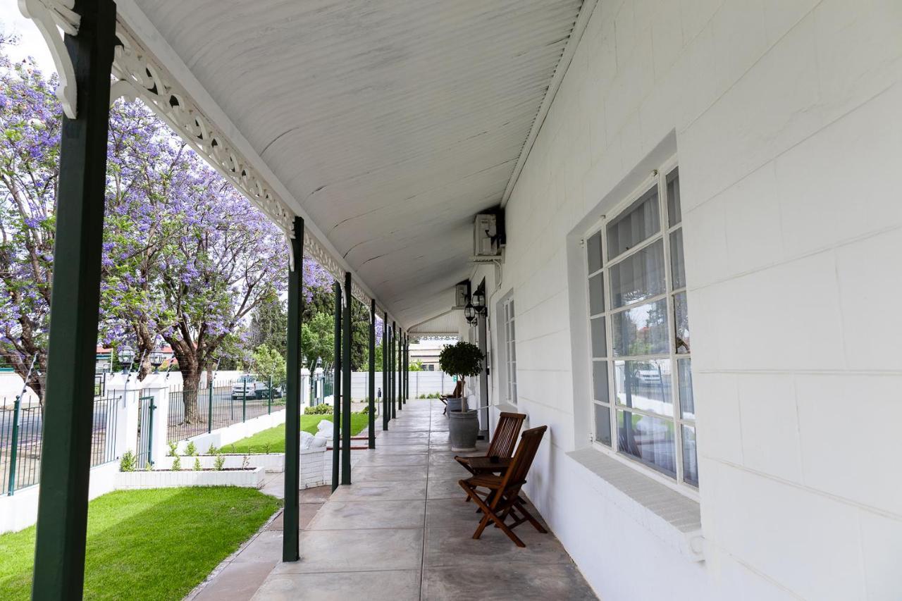 Victorian Square Guesthouse Graaff Reinet Ngoại thất bức ảnh