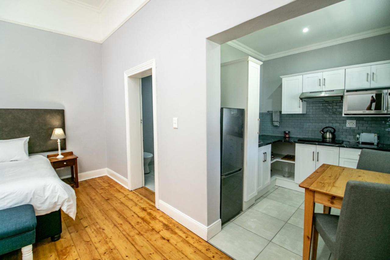 Victorian Square Guesthouse Graaff Reinet Ngoại thất bức ảnh
