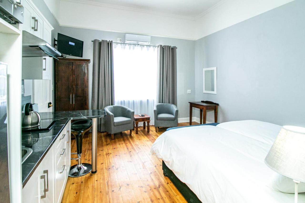 Victorian Square Guesthouse Graaff Reinet Ngoại thất bức ảnh