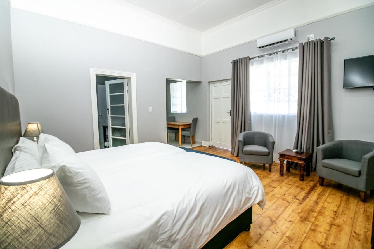 Victorian Square Guesthouse Graaff Reinet Ngoại thất bức ảnh