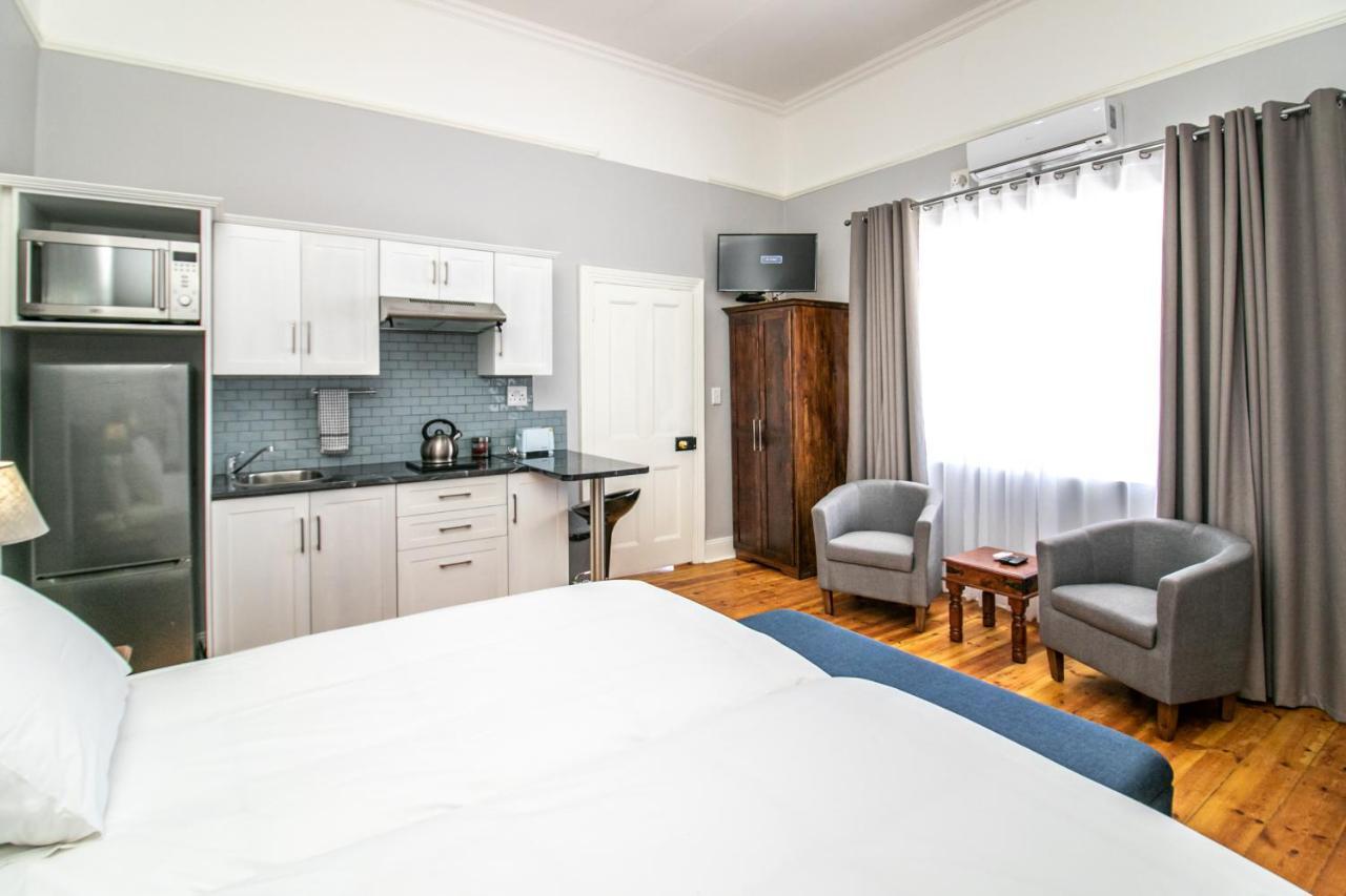 Victorian Square Guesthouse Graaff Reinet Ngoại thất bức ảnh