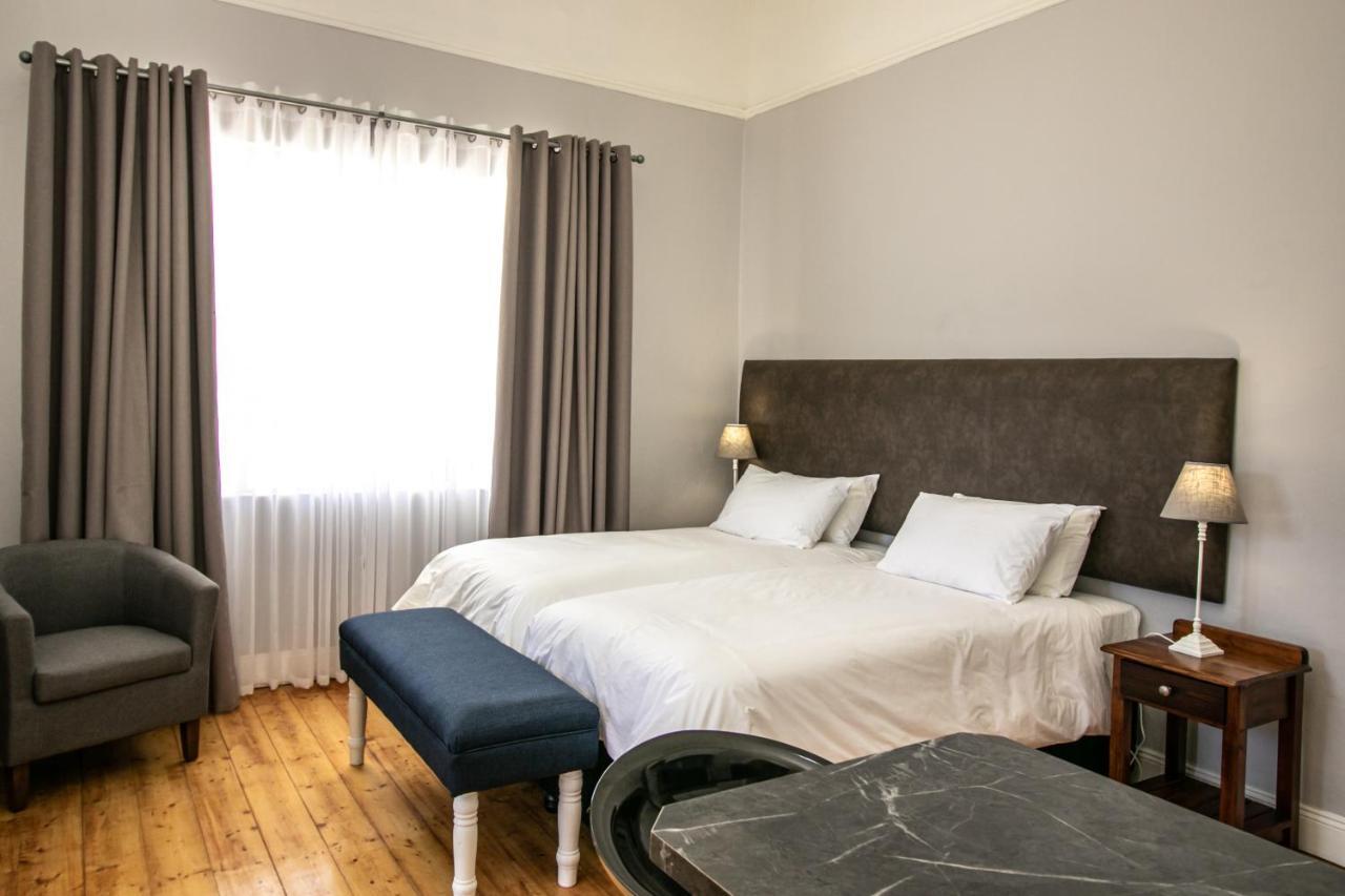 Victorian Square Guesthouse Graaff Reinet Ngoại thất bức ảnh