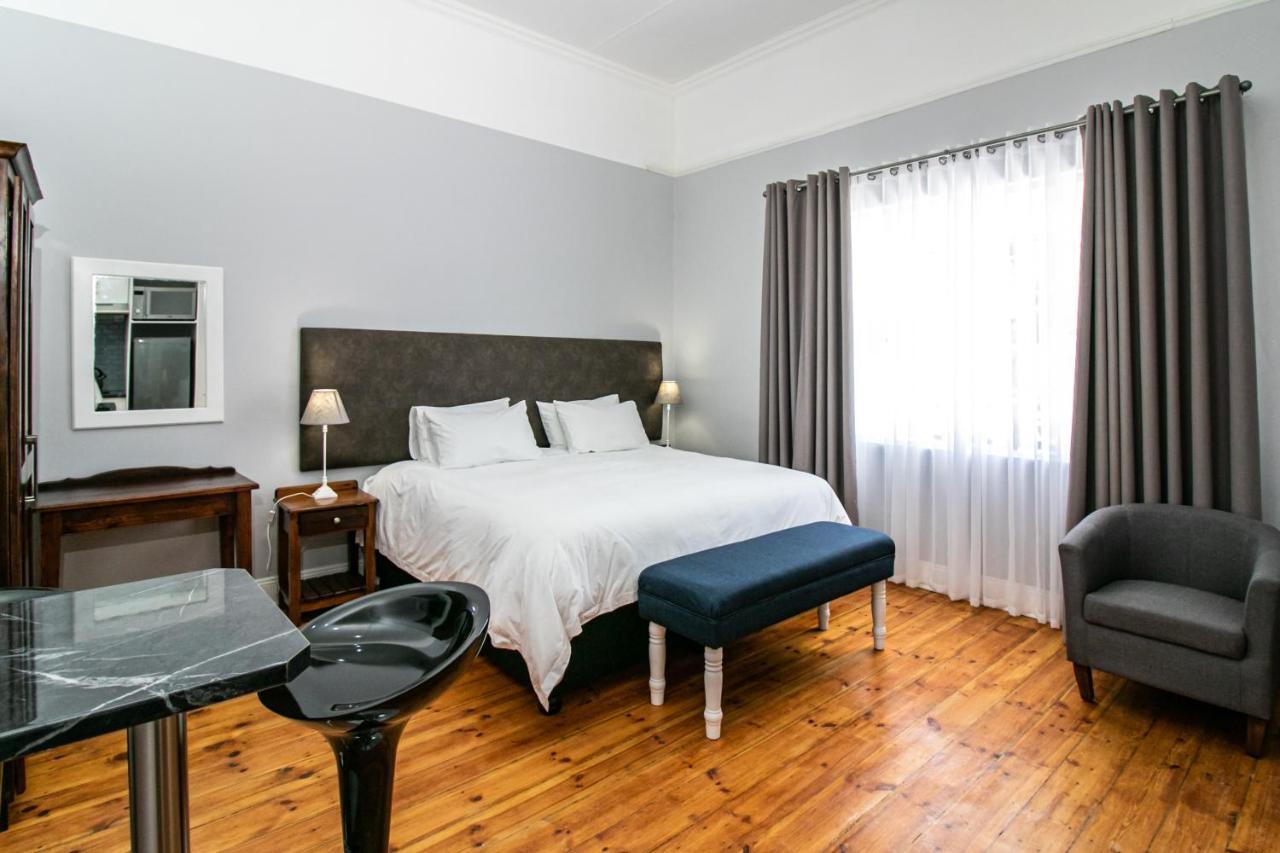 Victorian Square Guesthouse Graaff Reinet Ngoại thất bức ảnh