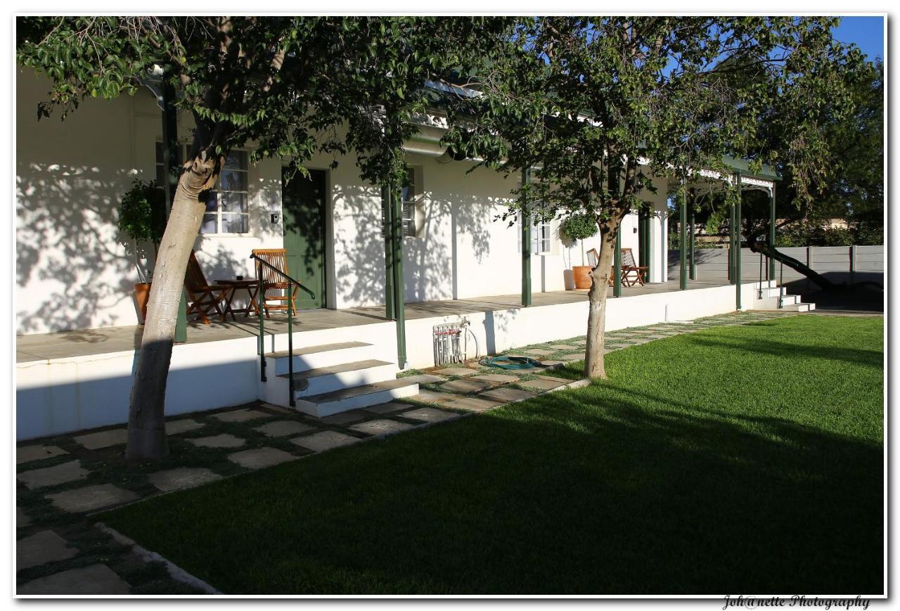 Victorian Square Guesthouse Graaff Reinet Ngoại thất bức ảnh